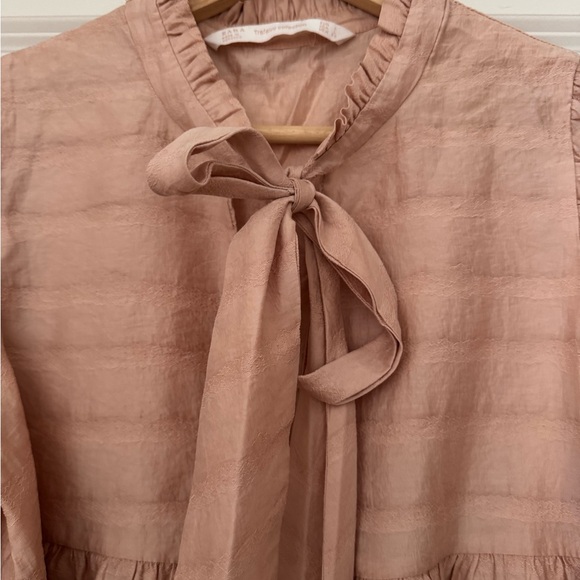 Zara blouse with round neck and self tie. - Picture 2 of 3